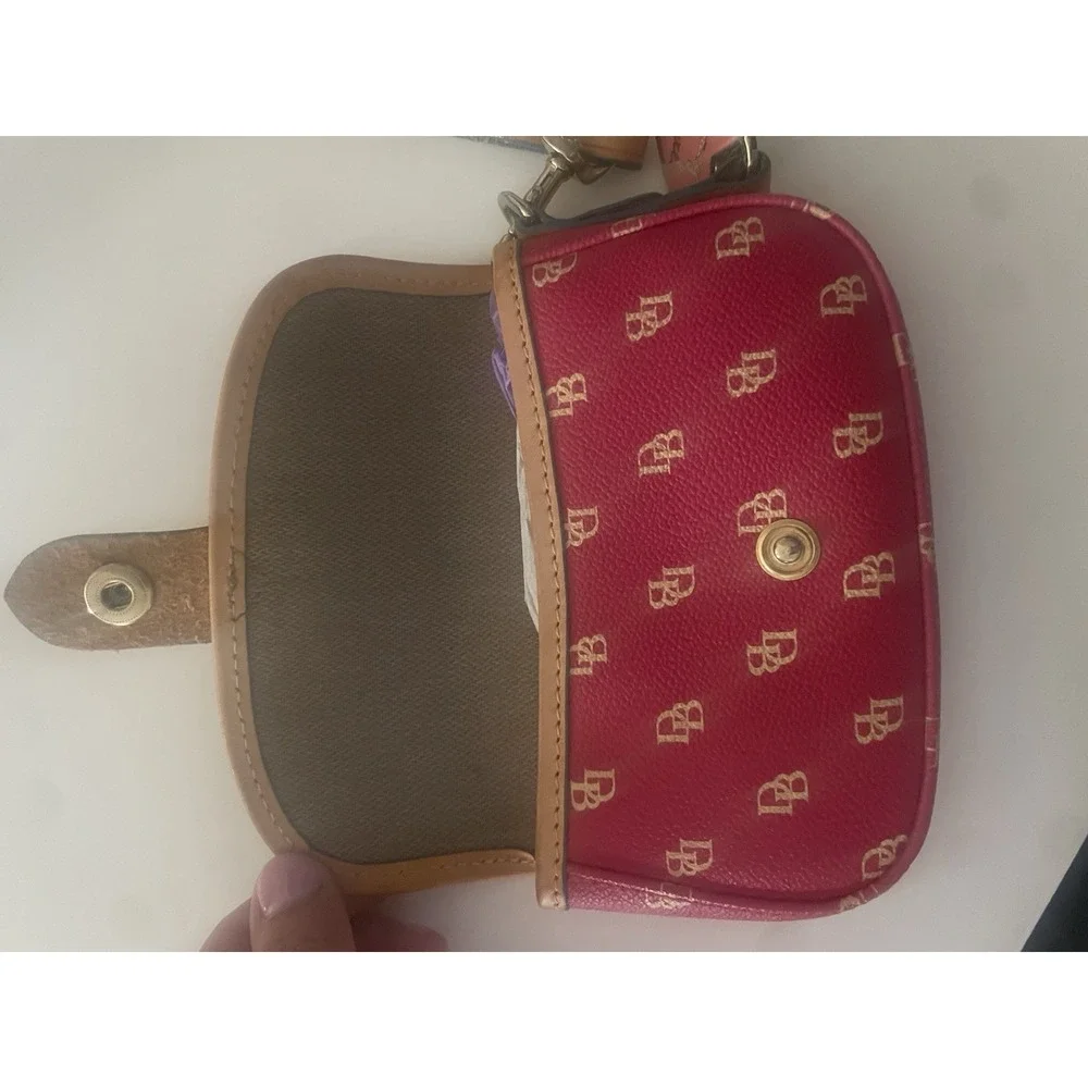 Dooney & Bourke great